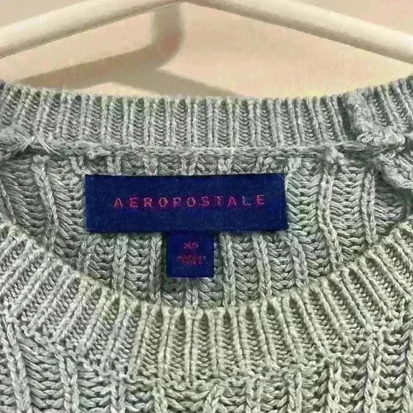 🍁4/$15🍁 Sweater - Picture 2 of 2